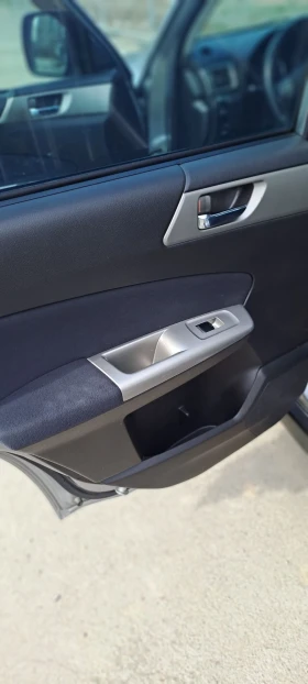 Обява за продажба на Subaru Forester 2.0i, 150к.с. ~15 800 лв. - изображение 8