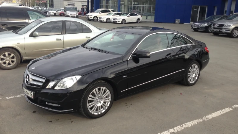 Mercedes-Benz E 220 W207/avtomat , снимка 1 - Автомобили и джипове - 47246950