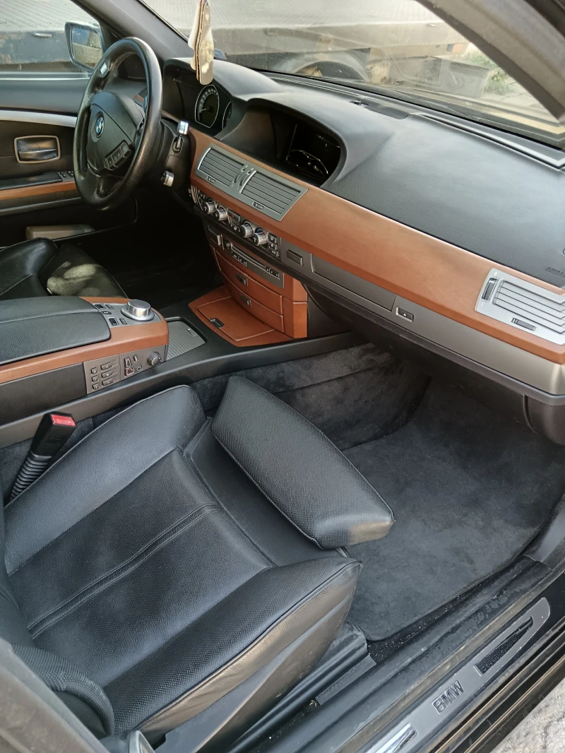 BMW 750, снимка 9 - Автомобили и джипове - 47316667