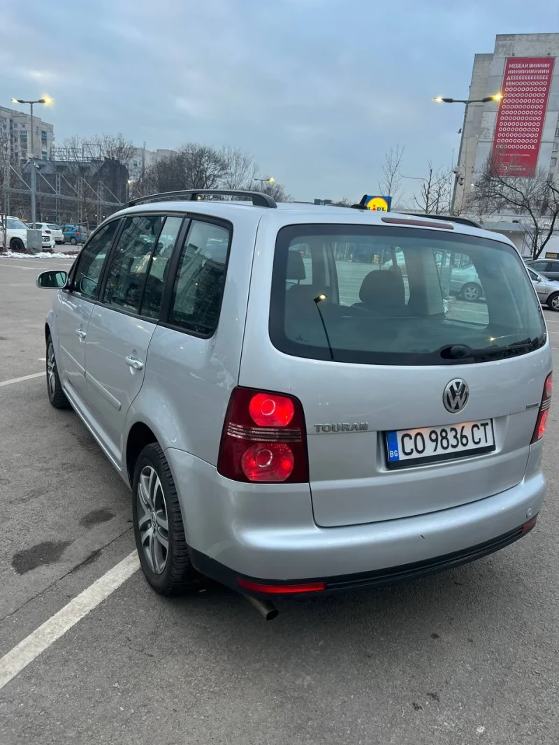 VW Touran, снимка 4 - Автомобили и джипове - 49285365