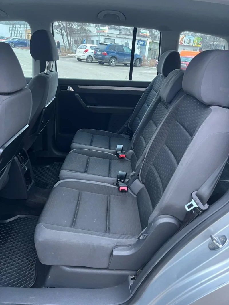 VW Touran, снимка 6 - Автомобили и джипове - 49285365