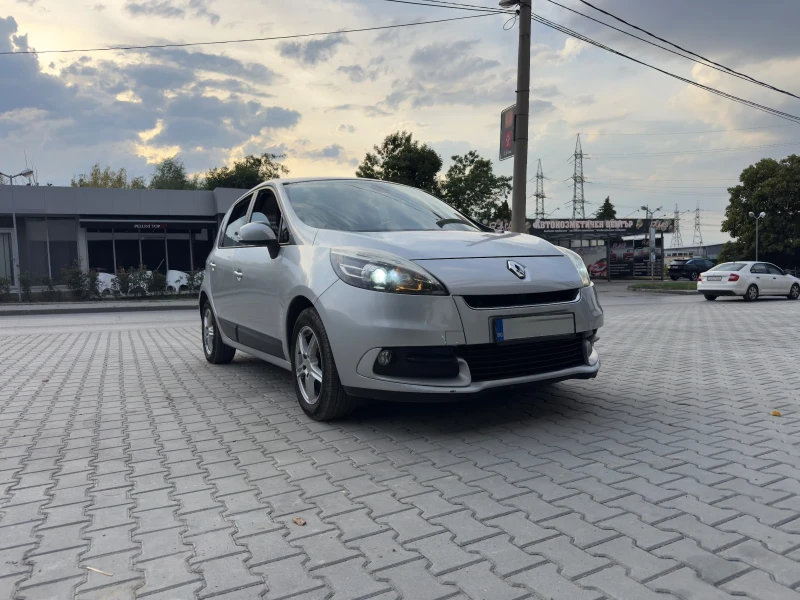 Renault Scenic, снимка 2 - Автомобили и джипове - 51608191