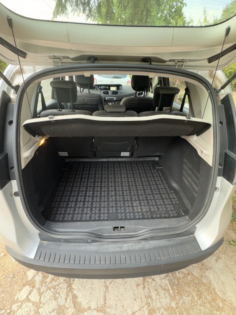 Renault Scenic, снимка 7 - Автомобили и джипове - 51608191