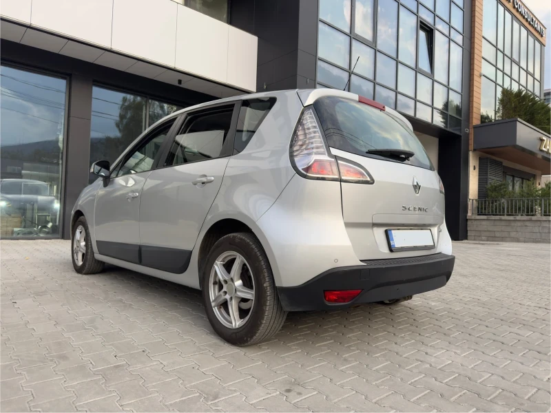 Renault Scenic, снимка 3 - Автомобили и джипове - 51608191