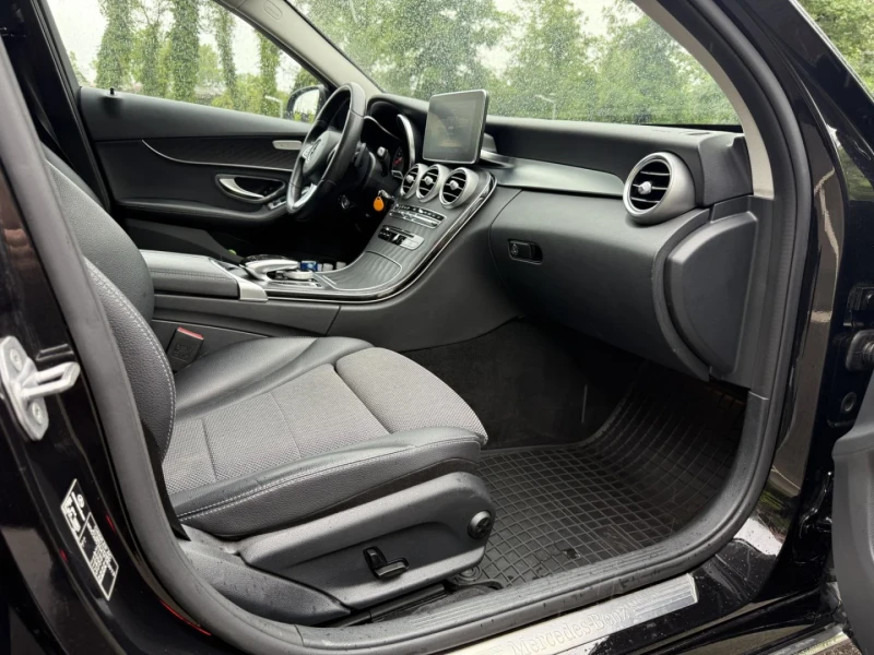 Mercedes-Benz C 220, снимка 14 - Автомобили и джипове - 52864107