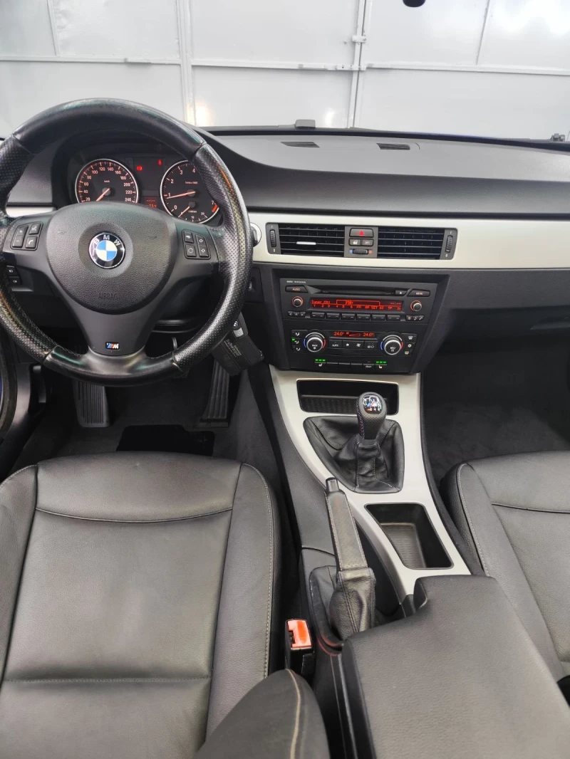 BMW 320 E92 320i 6ск , снимка 10 - Автомобили и джипове - 52921585