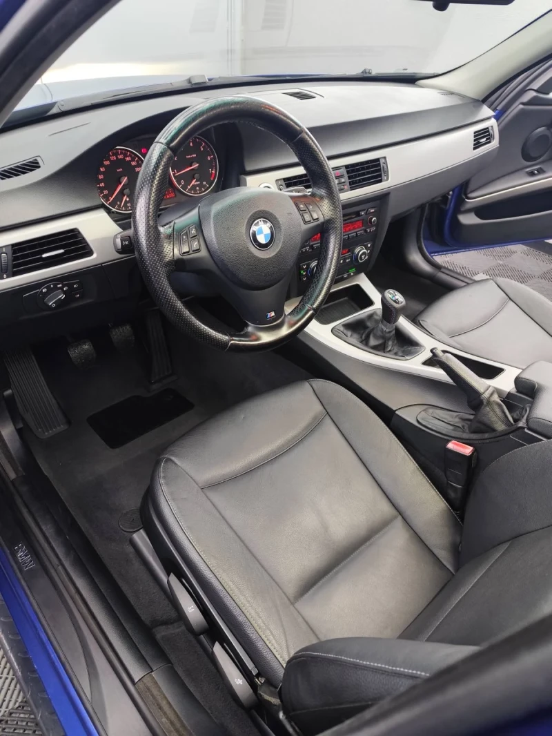 BMW 320 E92 320i 6ск , снимка 11 - Автомобили и джипове - 52921585