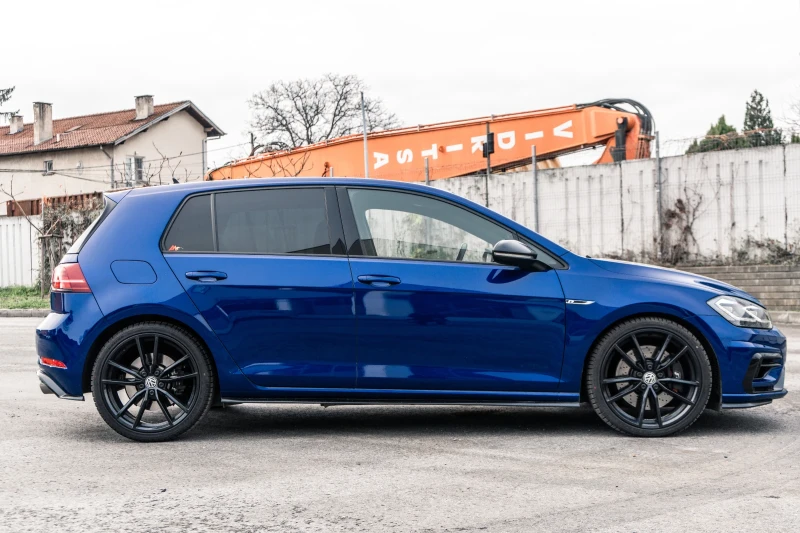 VW Golf R MK7.5 AKRAPOVIC От България Договаряне!, снимка 3 - Автомобили и джипове - 52924633