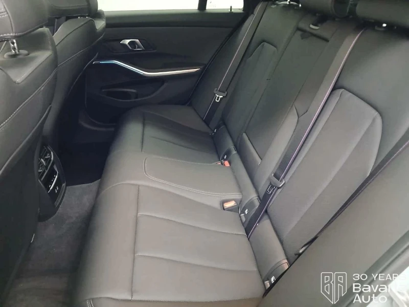 BMW 330 e Touring Sportautomatic, снимка 9 - Автомобили и джипове - 53563896