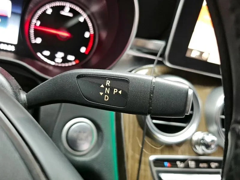 Mercedes-Benz C 220, снимка 9 - Автомобили и джипове - 54282449