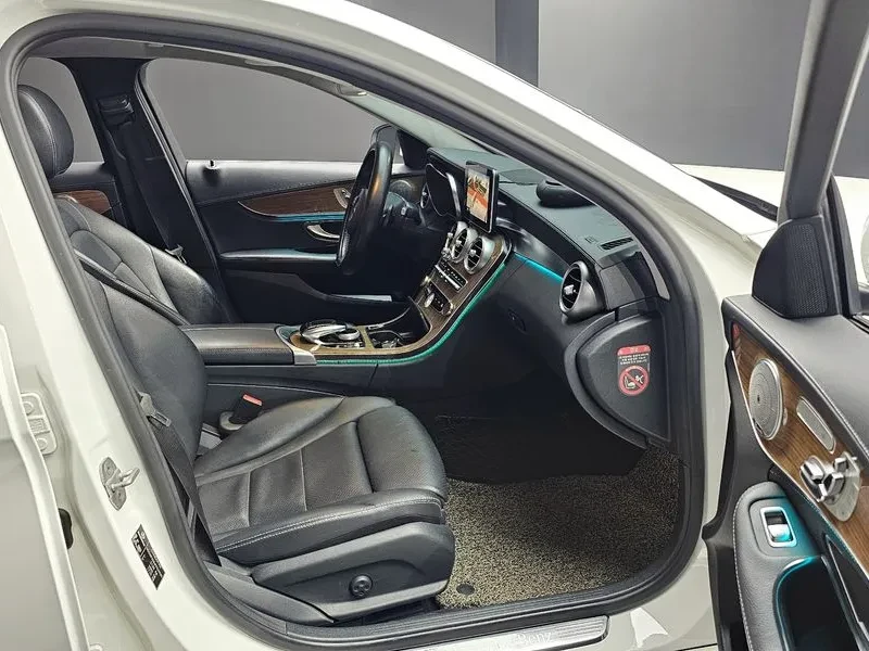 Mercedes-Benz C 220, снимка 11 - Автомобили и джипове - 54282449