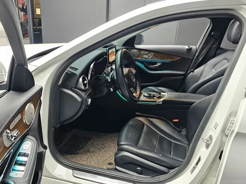 Mercedes-Benz C 220, снимка 10 - Автомобили и джипове - 54282449