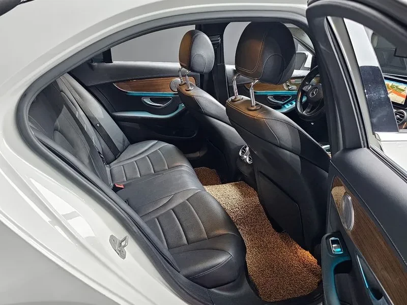 Mercedes-Benz C 220, снимка 12 - Автомобили и джипове - 54282449