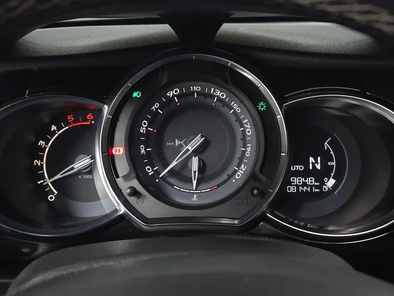 Citroen DS3 1.6 blueHDI, снимка 8 - Автомобили и джипове - 56529152