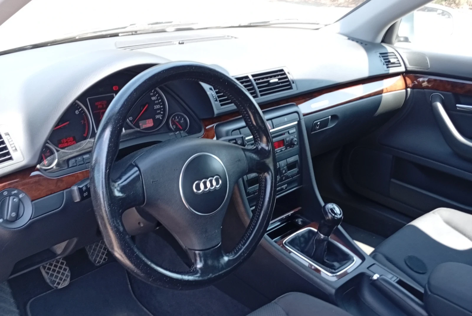 Audi A4 1.8T quattro  - изображение 4