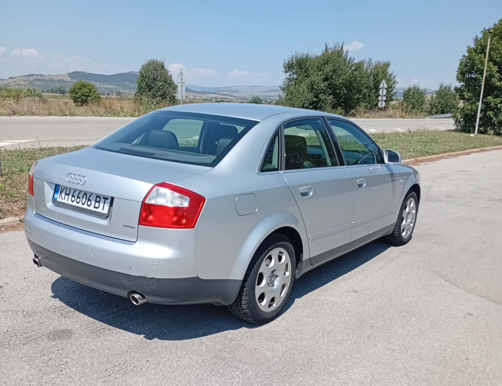 Audi A4 1.8T quattro  - изображение 2