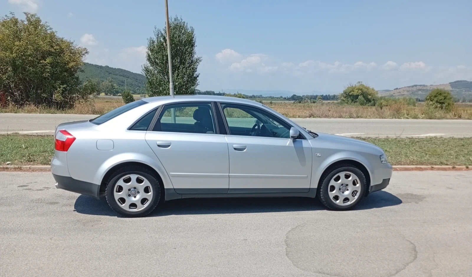 Audi A4 1.8T quattro  - изображение 7