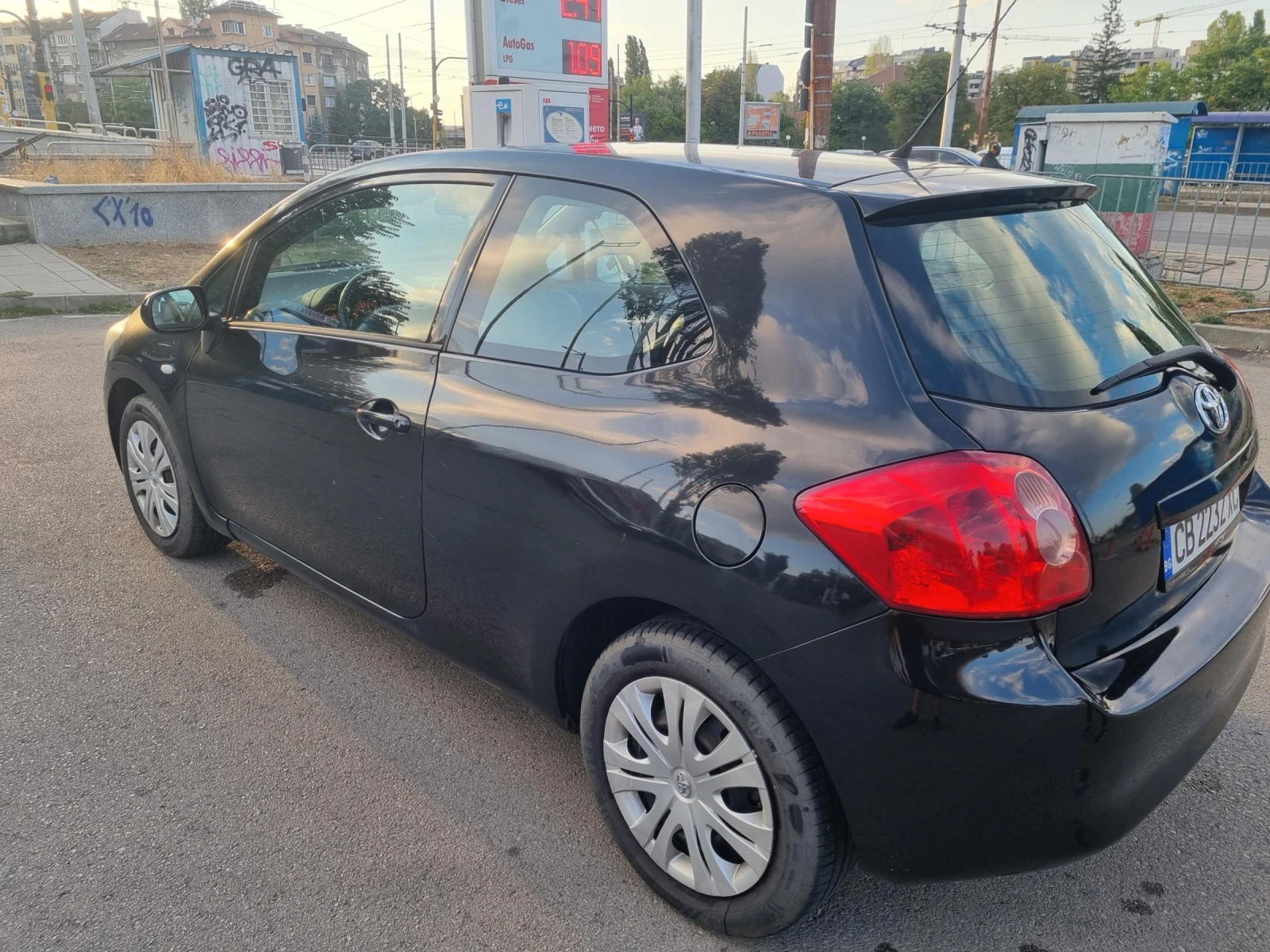 Toyota Auris  - изображение 5
