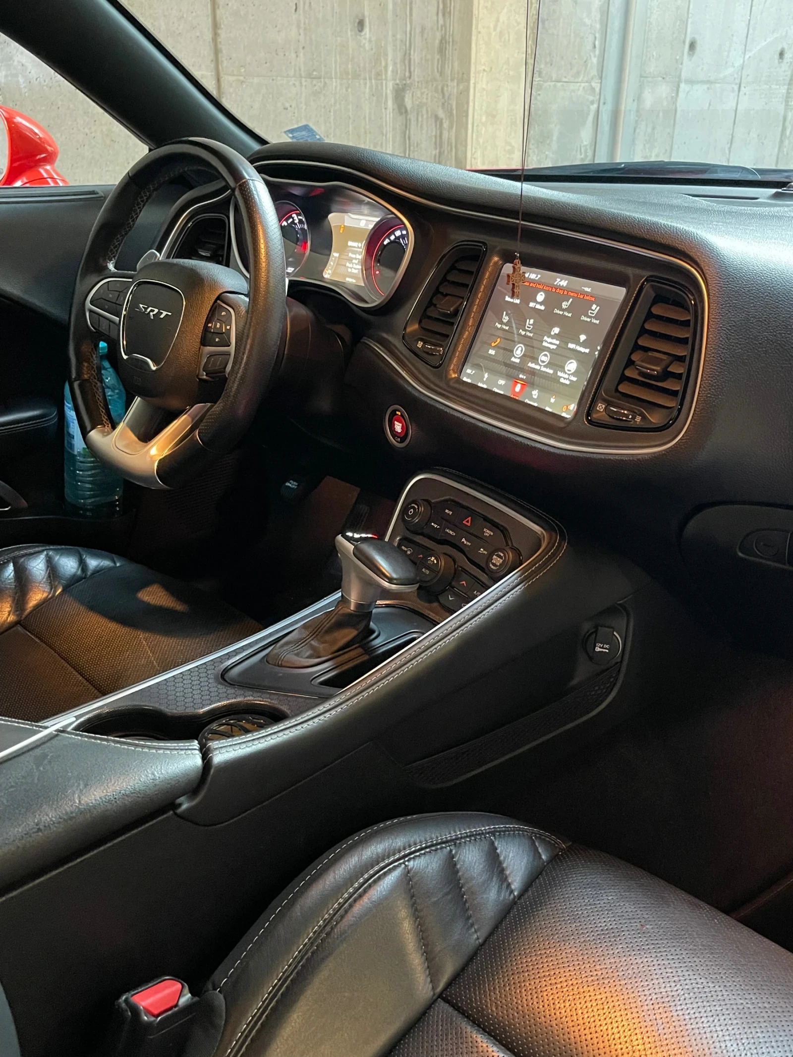 Dodge Challenger SRT 392Hemi 6.4 | Mobile.bg � ����������� 12
