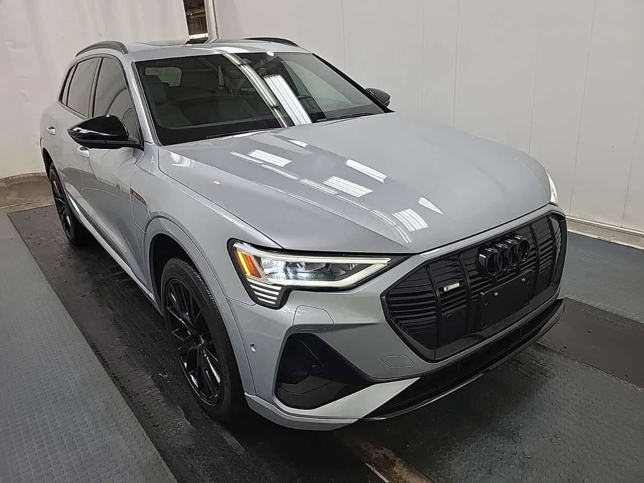 Audi E-Tron TECHNIK  CARFAX - изображение 2