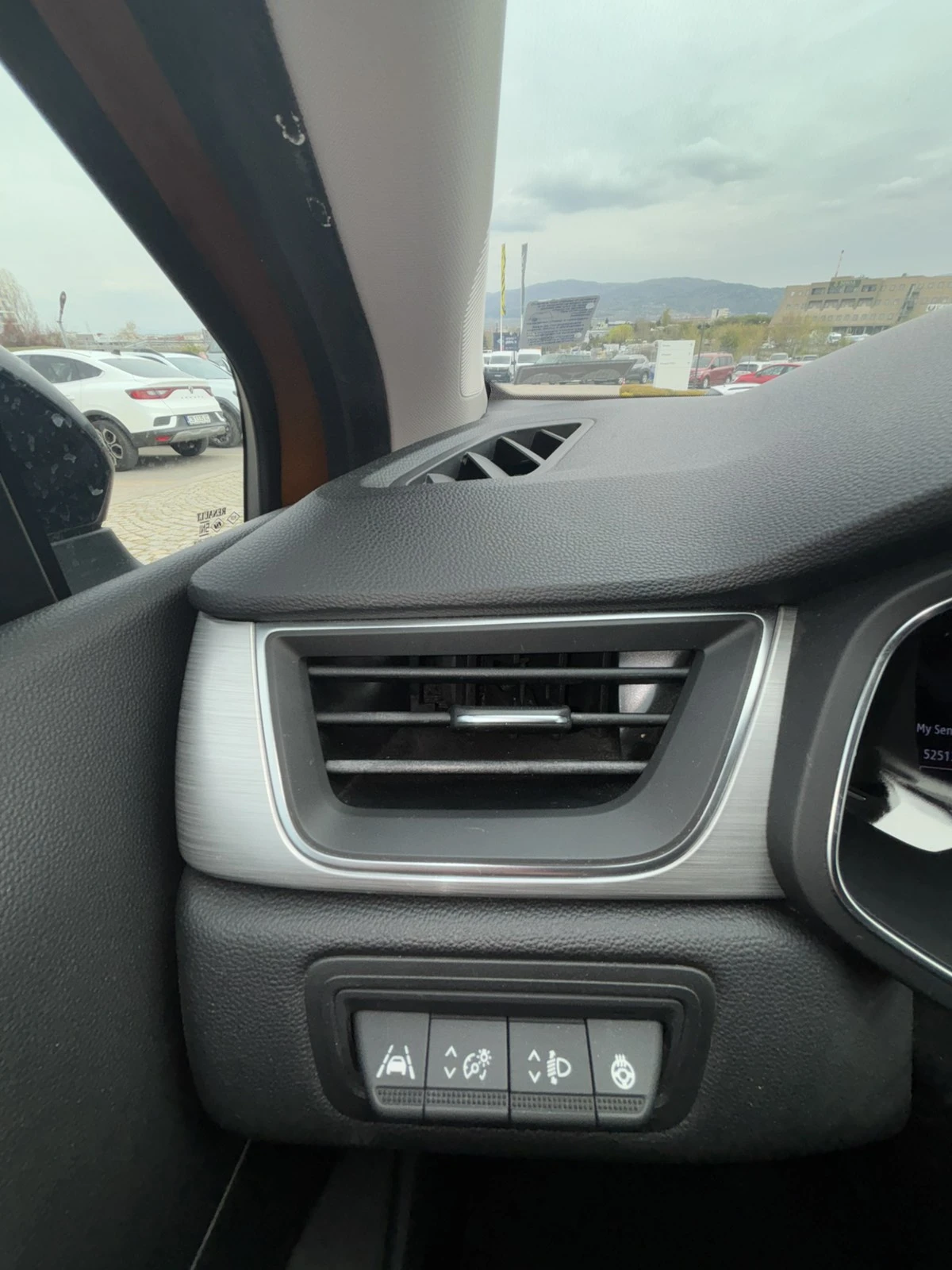 Renault Captur, снимка 9 - Автомобили и джипове - 54218802