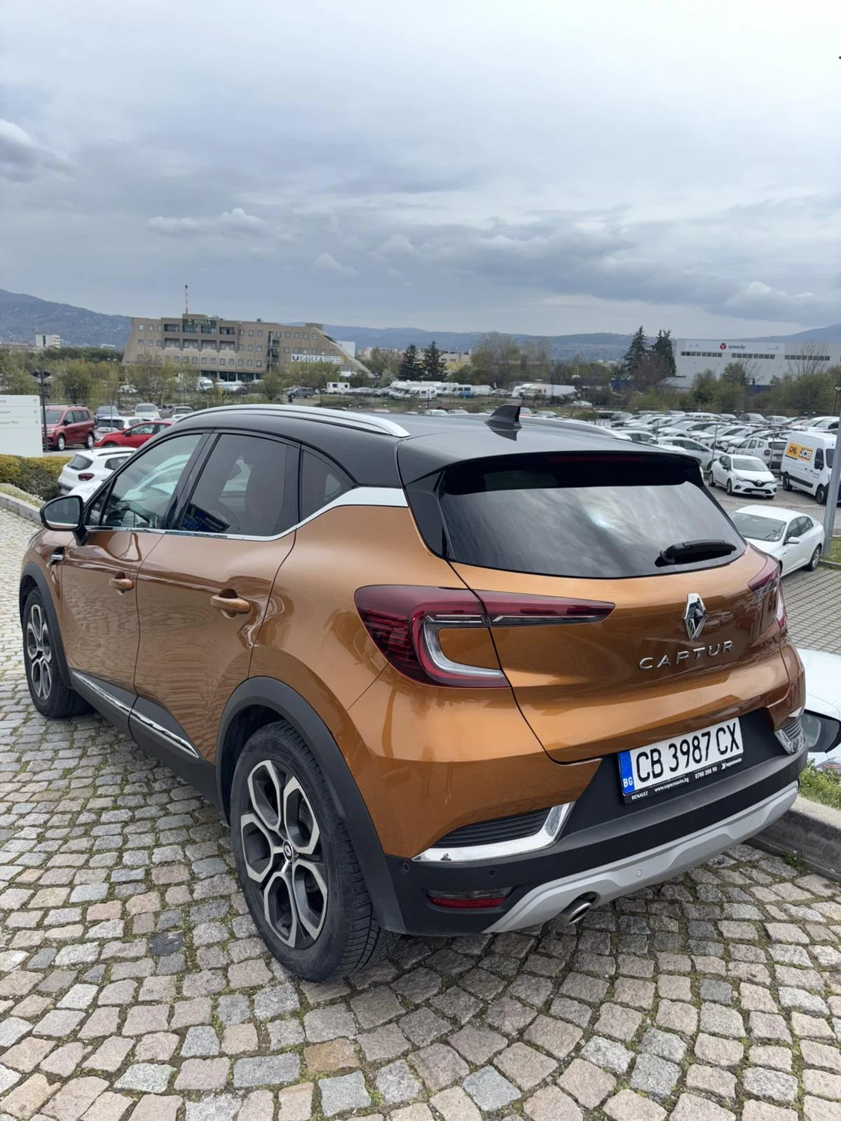 Renault Captur, снимка 4 - Автомобили и джипове - 54218802