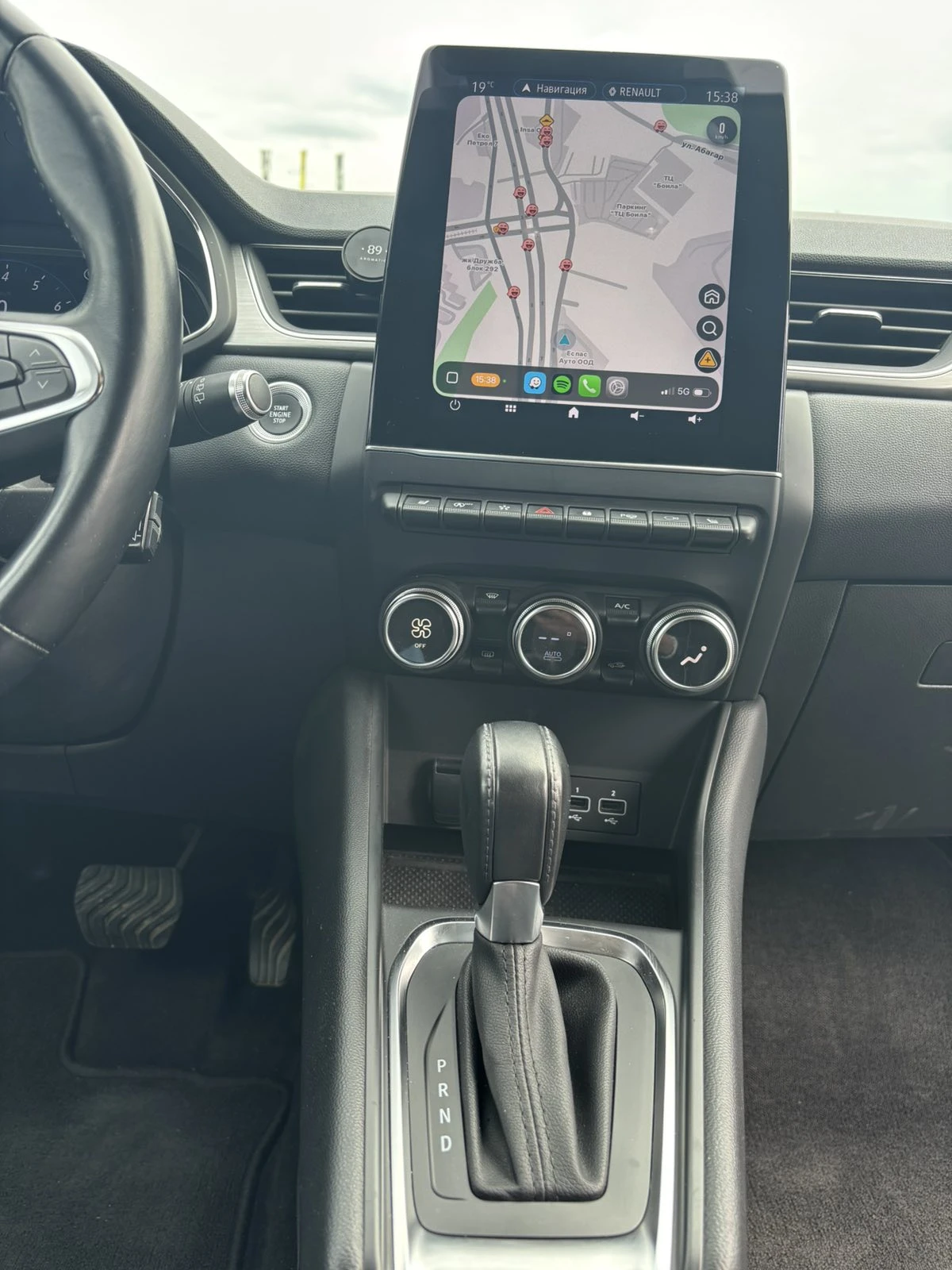 Renault Captur, снимка 11 - Автомобили и джипове - 54218802