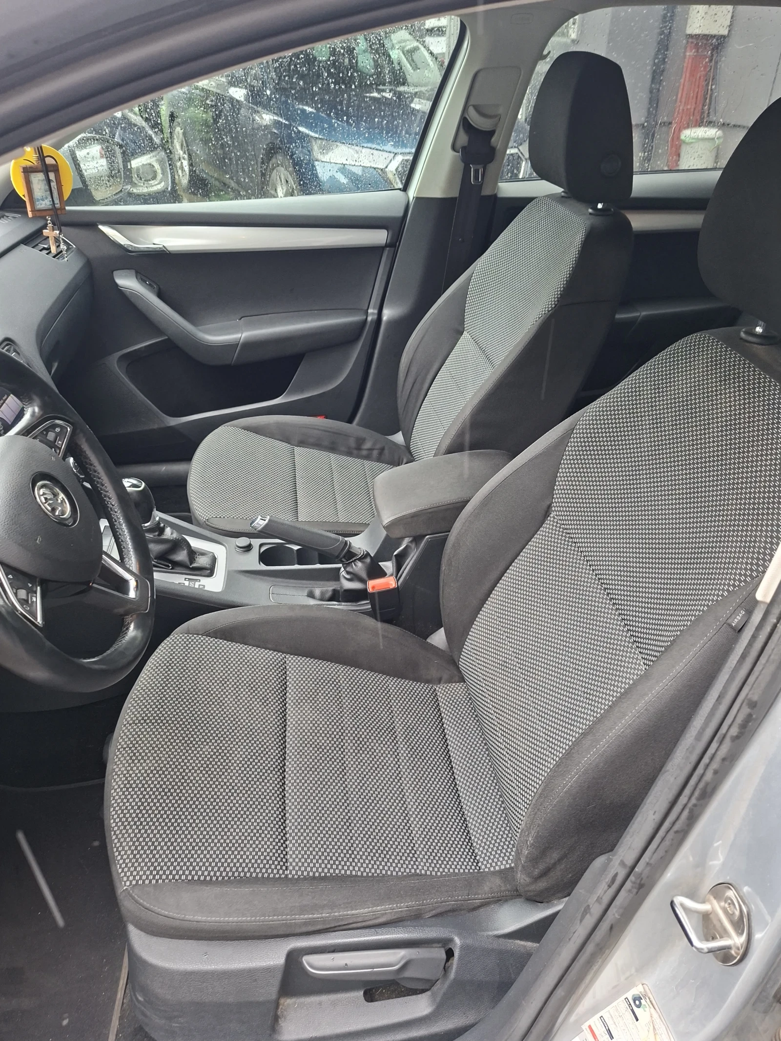 Skoda Octavia, снимка 8 - Автомобили и джипове - 54804791