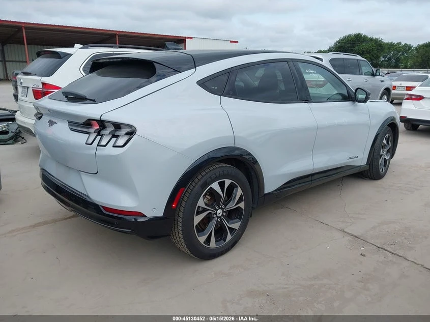 Ford Mustang Mach-E Premium, снимка 4 - Автомобили и джипове - 55127029