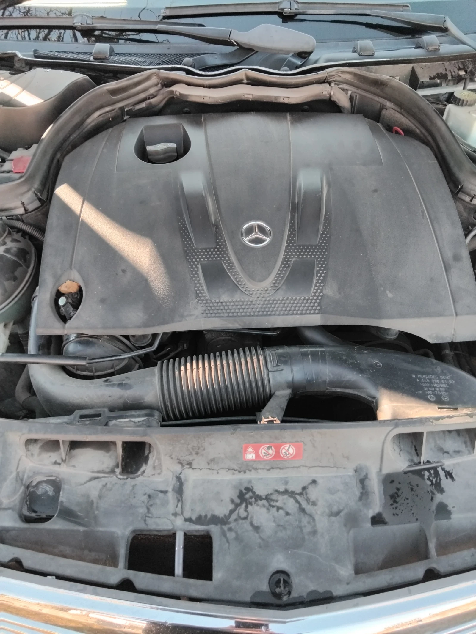 Mercedes-Benz C 220 Лек, снимка 6 - Автомобили и джипове - 55232132