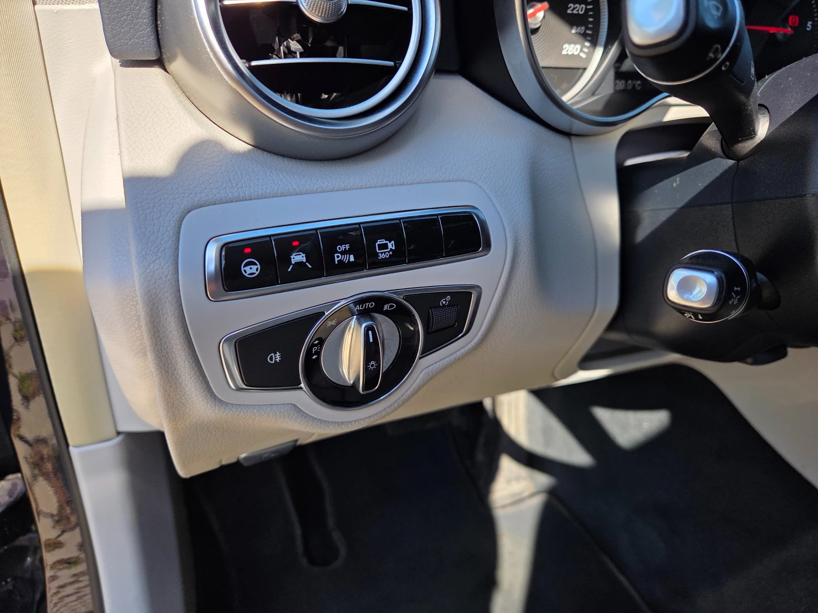 Mercedes-Benz C 250 4matik 360cam.distronic, снимка 13 - Автомобили и джипове - 55522404