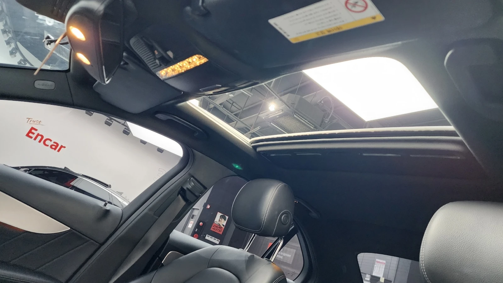 Mercedes-Benz C 350 e PLUG IN HYBRID * HUD * ПОДГРЕВ * КАМЕРА * ЛЮК, снимка 14 - Автомобили и джипове - 56325312