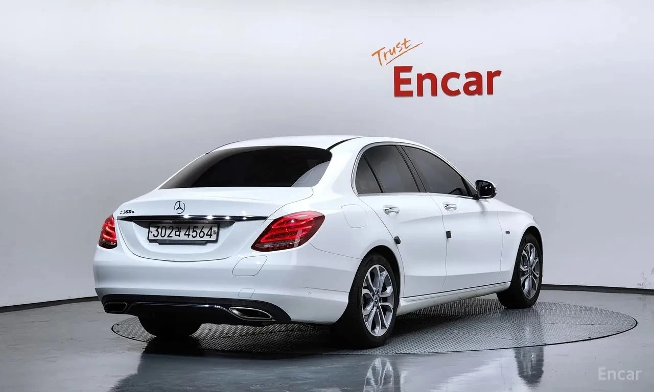 Mercedes-Benz C 350 e PLUG IN HYBRID * HUD * ПОДГРЕВ * КАМЕРА * ЛЮК, снимка 3 - Автомобили и джипове - 56325312