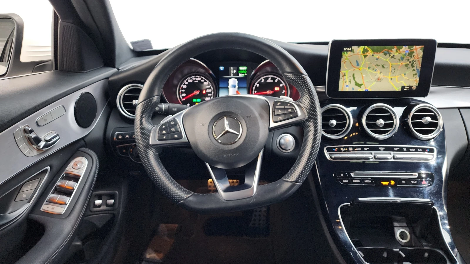 Mercedes-Benz C 350 e PLUG IN HYBRID * HUD * ПОДГРЕВ * КАМЕРА * ЛЮК, снимка 11 - Автомобили и джипове - 56325312