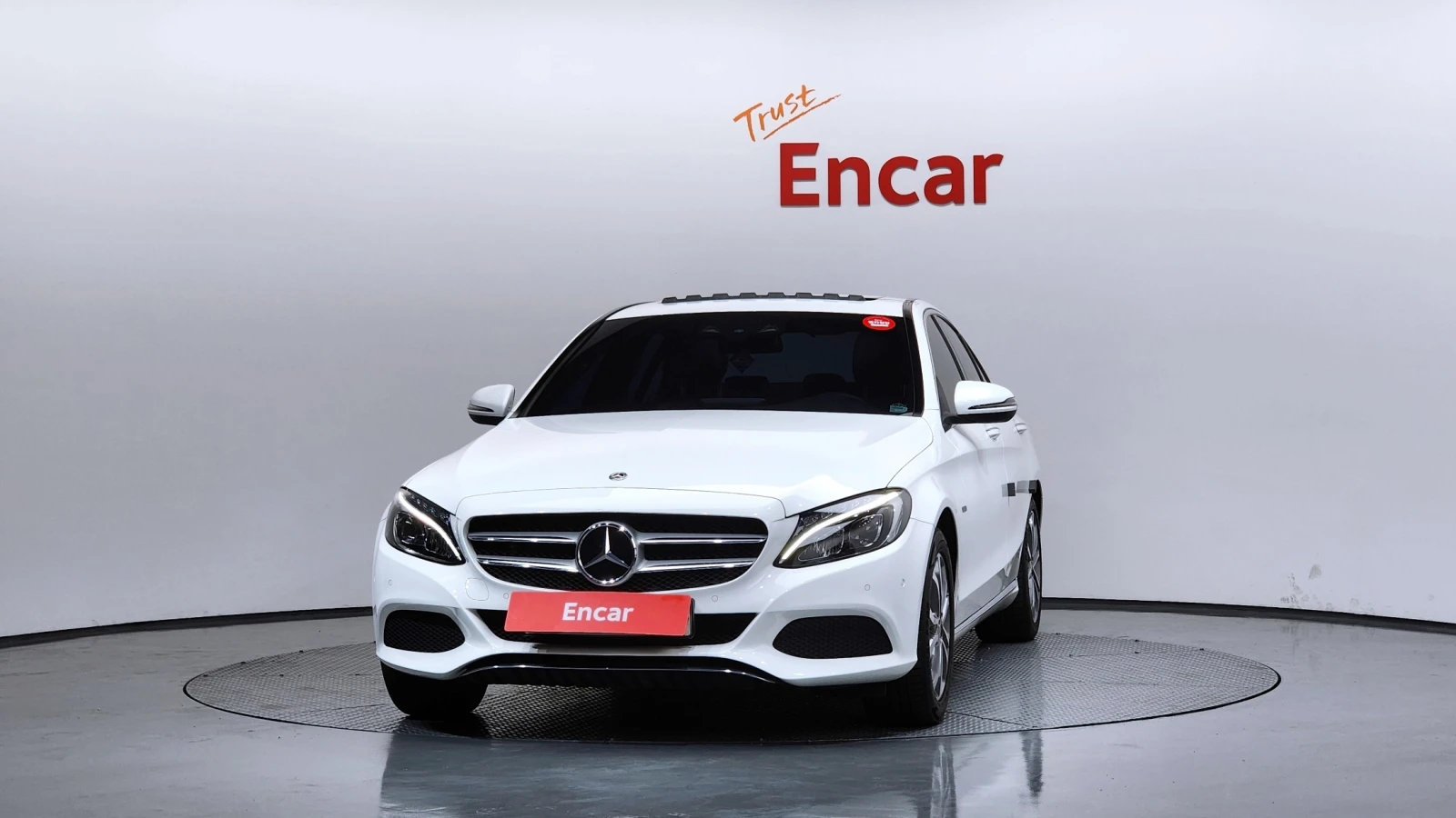 Mercedes-Benz C 350 e PLUG IN HYBRID * HUD * ПОДГРЕВ * КАМЕРА * ЛЮК, снимка 2 - Автомобили и джипове - 56325312