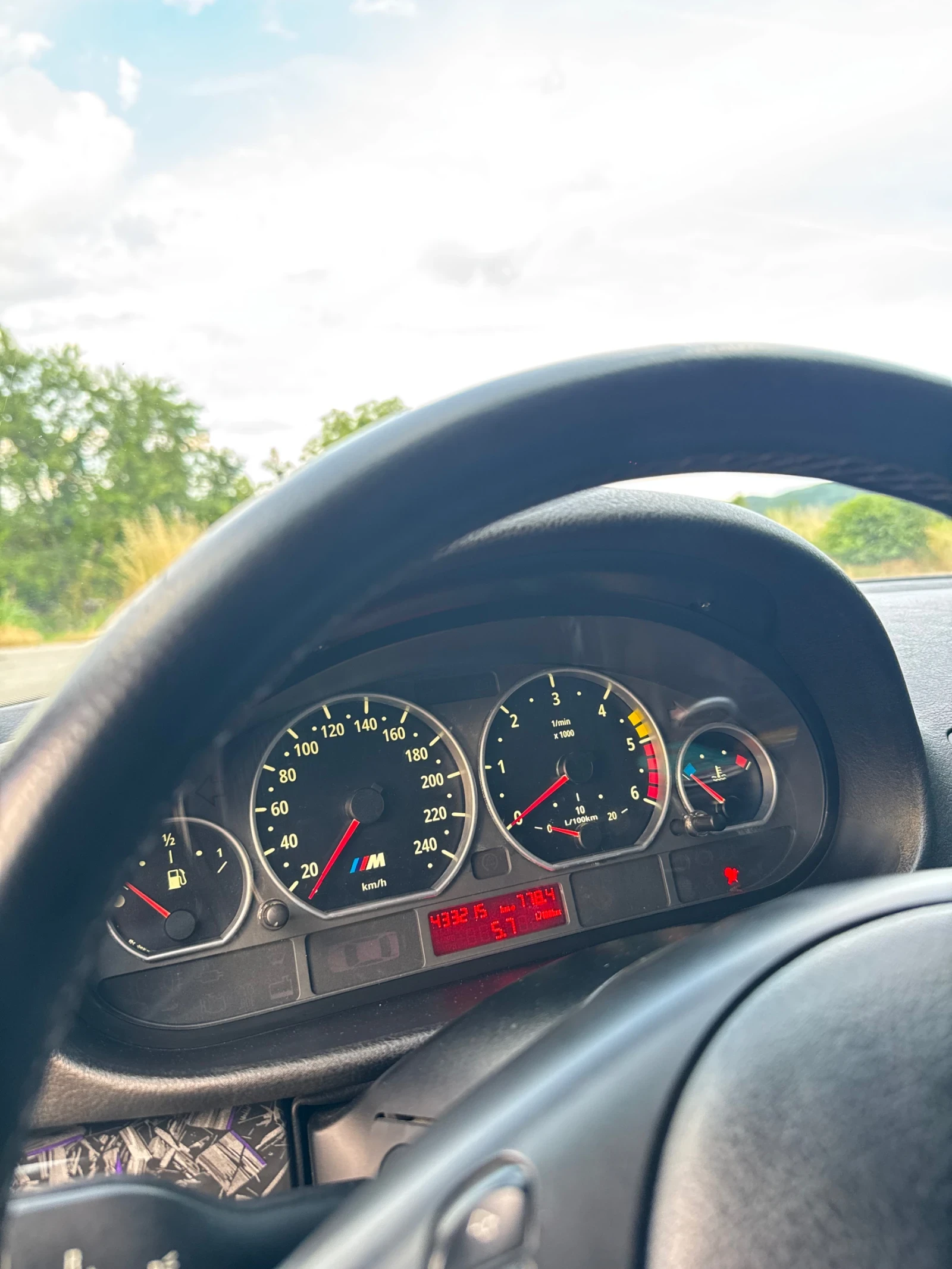 BMW 320 320d, снимка 2 - Автомобили и джипове - 56563223