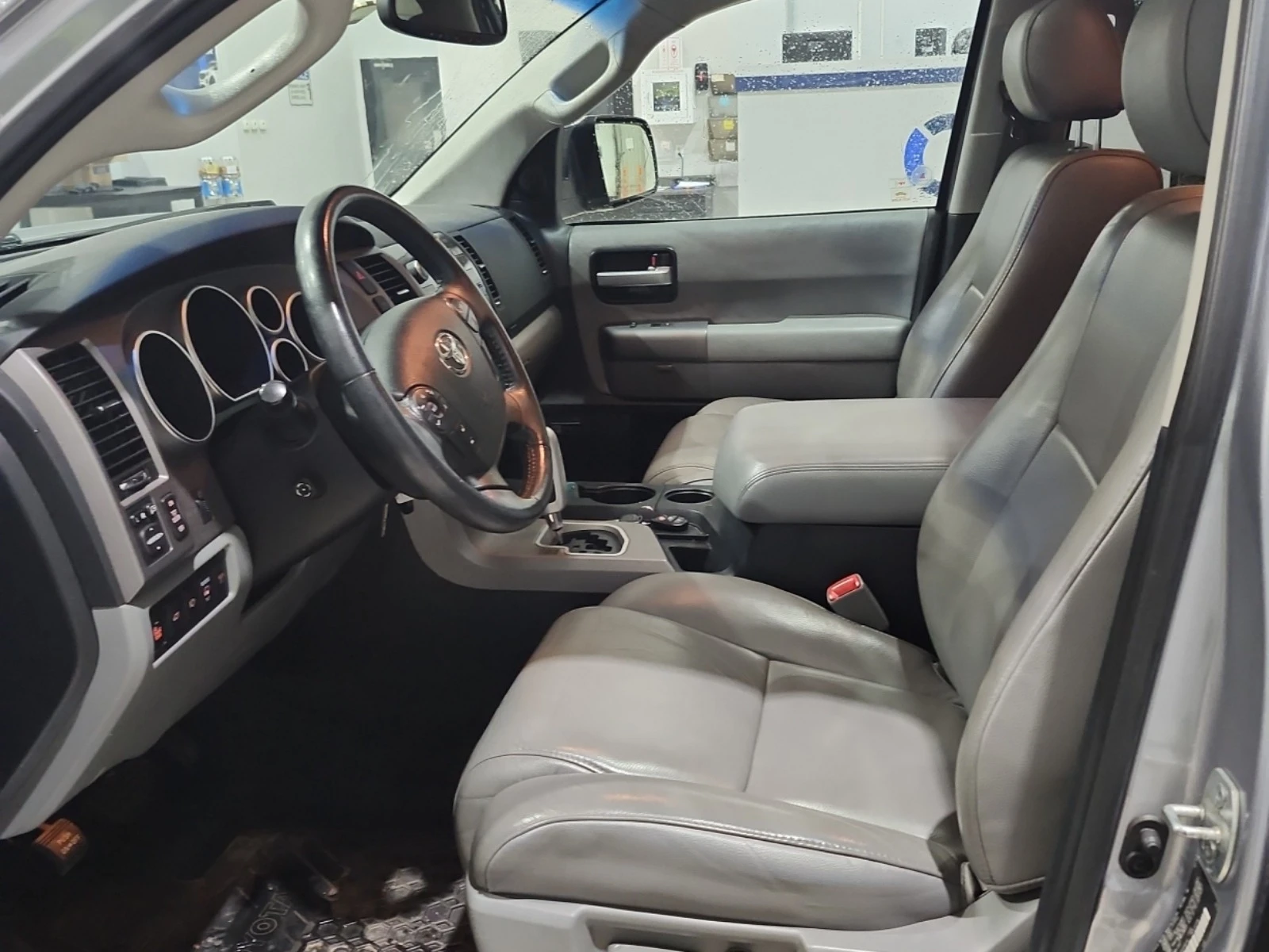 Toyota Sequoia LIMITED * * CARFAX * *   * *  | Mobile.bg   5