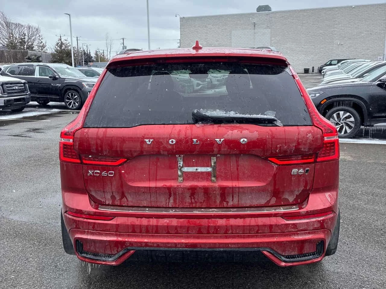 Volvo XC60 R Design  CARFAX, снимка 4 - Автомобили и джипове - 53825804