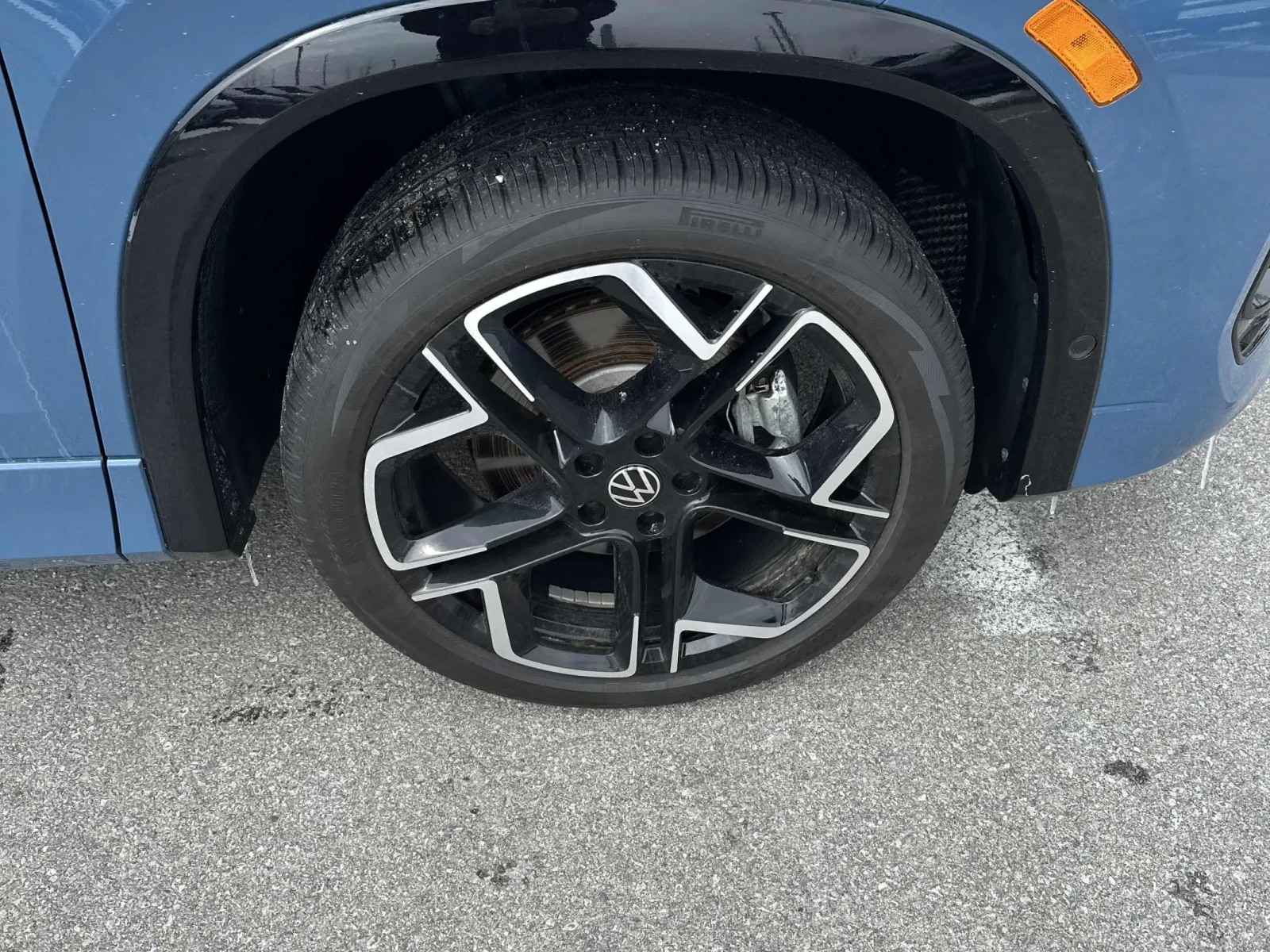 VW Tiguan Highline R-Line 2.0T, снимка 7 - Автомобили и джипове - 54274476