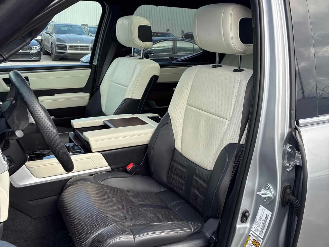 Toyota Tundra * Capstone Hybrid * 360 * ДИСТРОНИК * ОБДУХВАНЕ, снимка 12 - Автомобили и джипове - 54419012