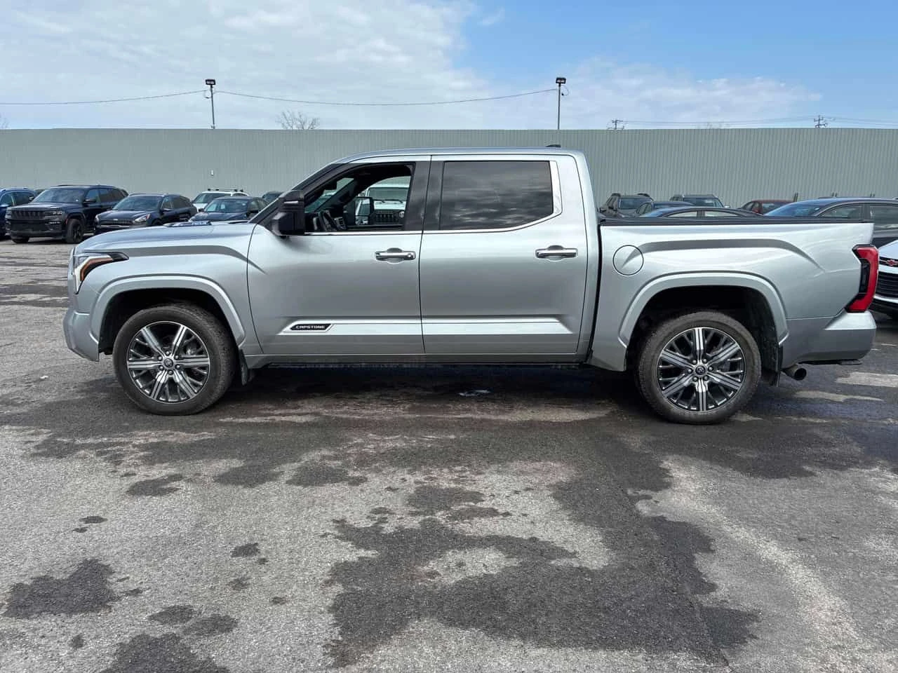 Toyota Tundra * Capstone Hybrid * 360 * ДИСТРОНИК * ОБДУХВАНЕ, снимка 2 - Автомобили и джипове - 54419012