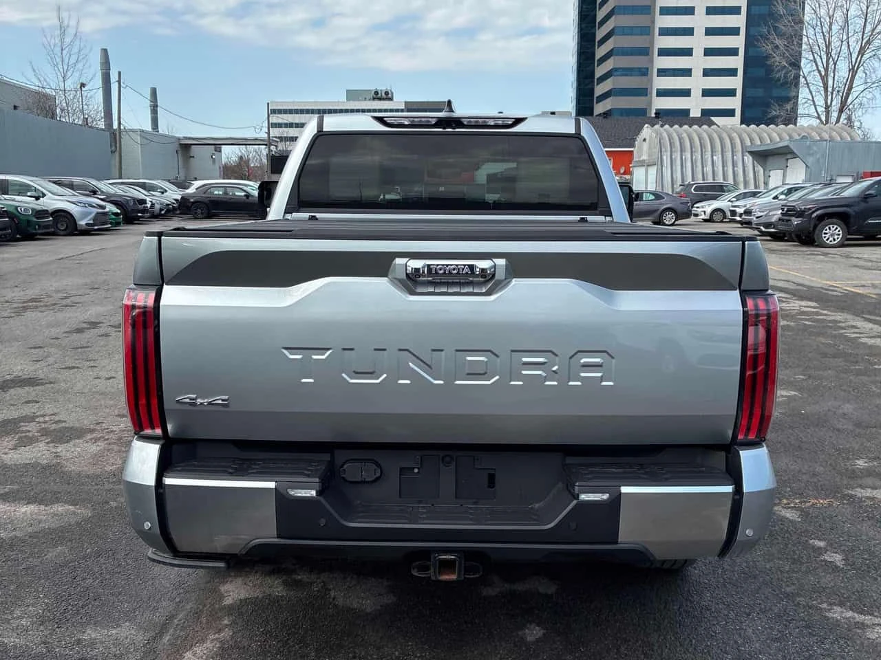 Toyota Tundra * Capstone Hybrid * 360 * ДИСТРОНИК * ОБДУХВАНЕ, снимка 4 - Автомобили и джипове - 54419012