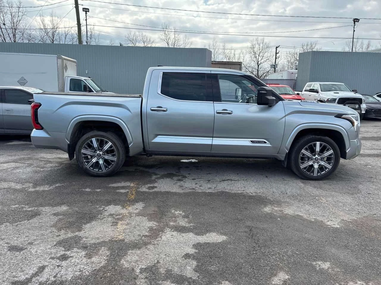 Toyota Tundra * Capstone Hybrid * 360 * ДИСТРОНИК * ОБДУХВАНЕ, снимка 3 - Автомобили и джипове - 54419012