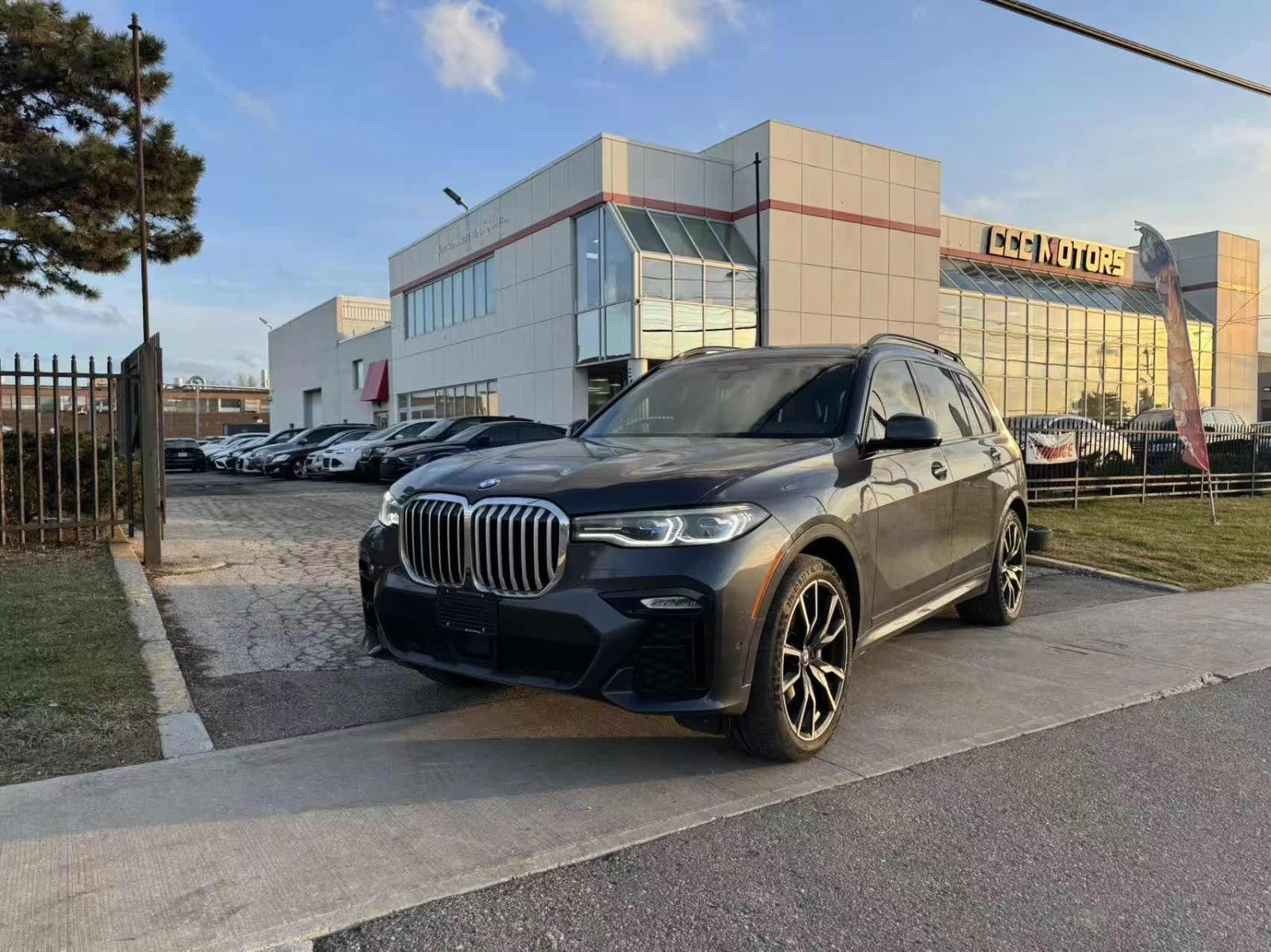 BMW X7 xDrive50i * ДИСТРОНИК * ПОДГРЕВ * ПАНОРАМА, снимка 5 - Автомобили и джипове - 54655896