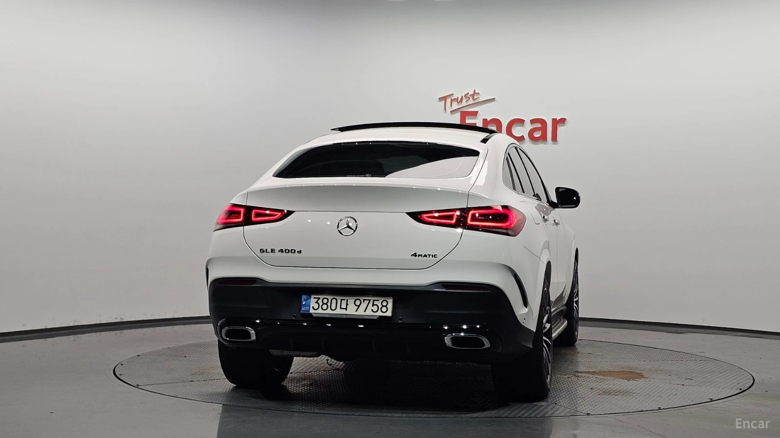 Mercedes-Benz GLE * AMG* 360* Head up* KEYLESS* ПОДГРЕВ* , снимка 3 - Автомобили и джипове - 55577028