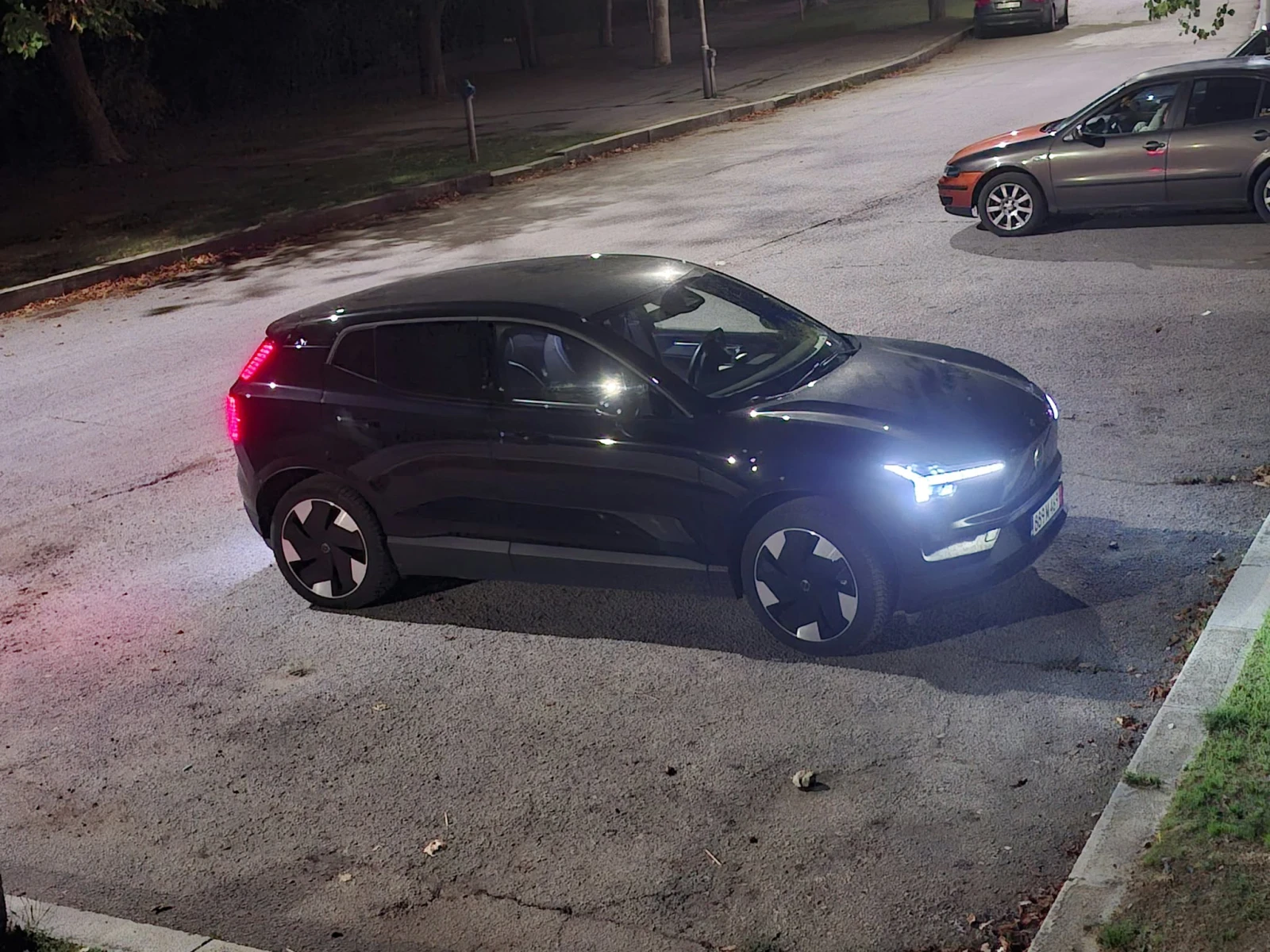 Volvo EX30 extended range / PLUS, снимка 3 - Автомобили и джипове - 56452870