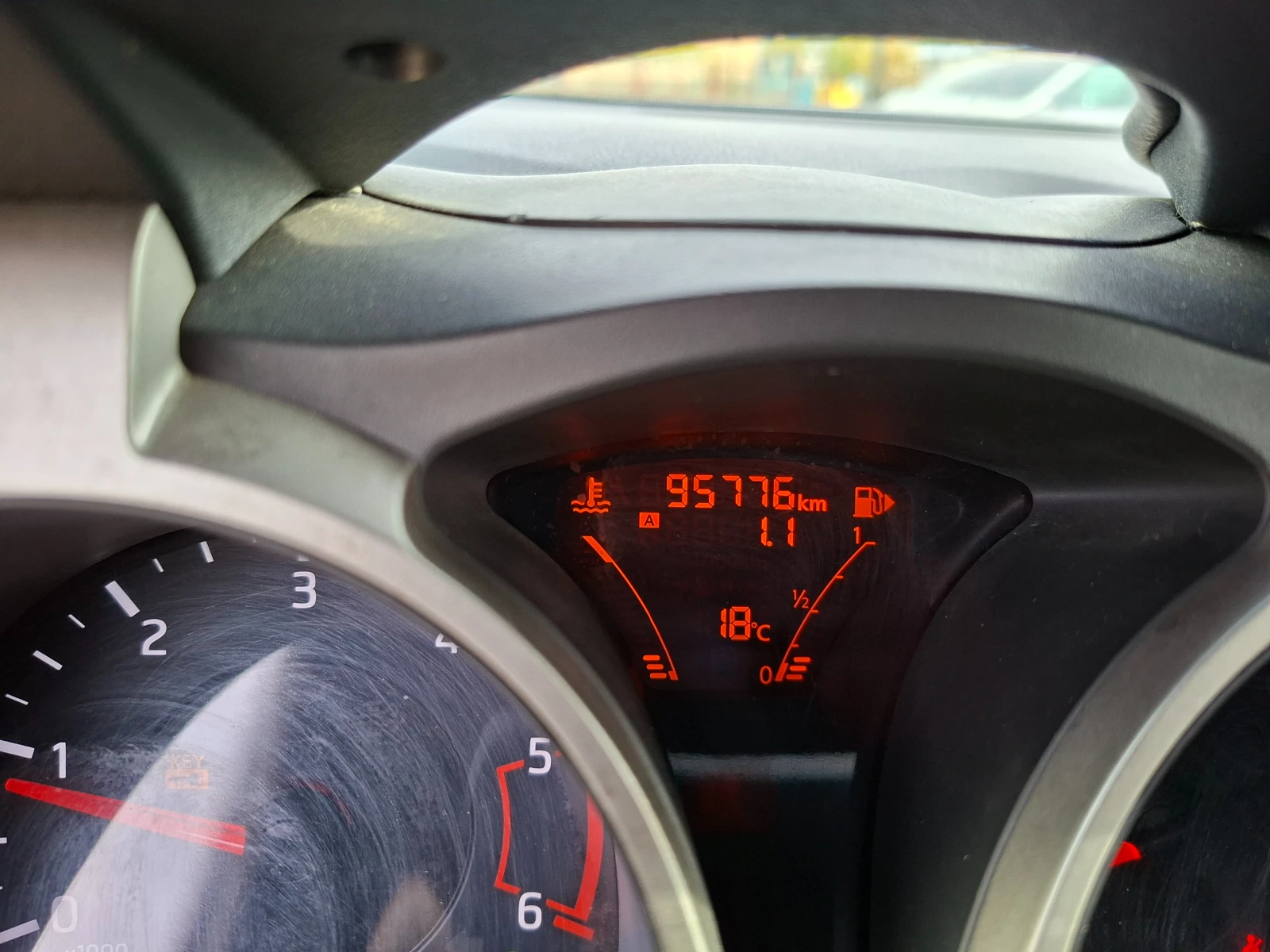 Nissan Juke 1.5 dci NAVI KAMERA, снимка 7 - Автомобили и джипове - 56597235