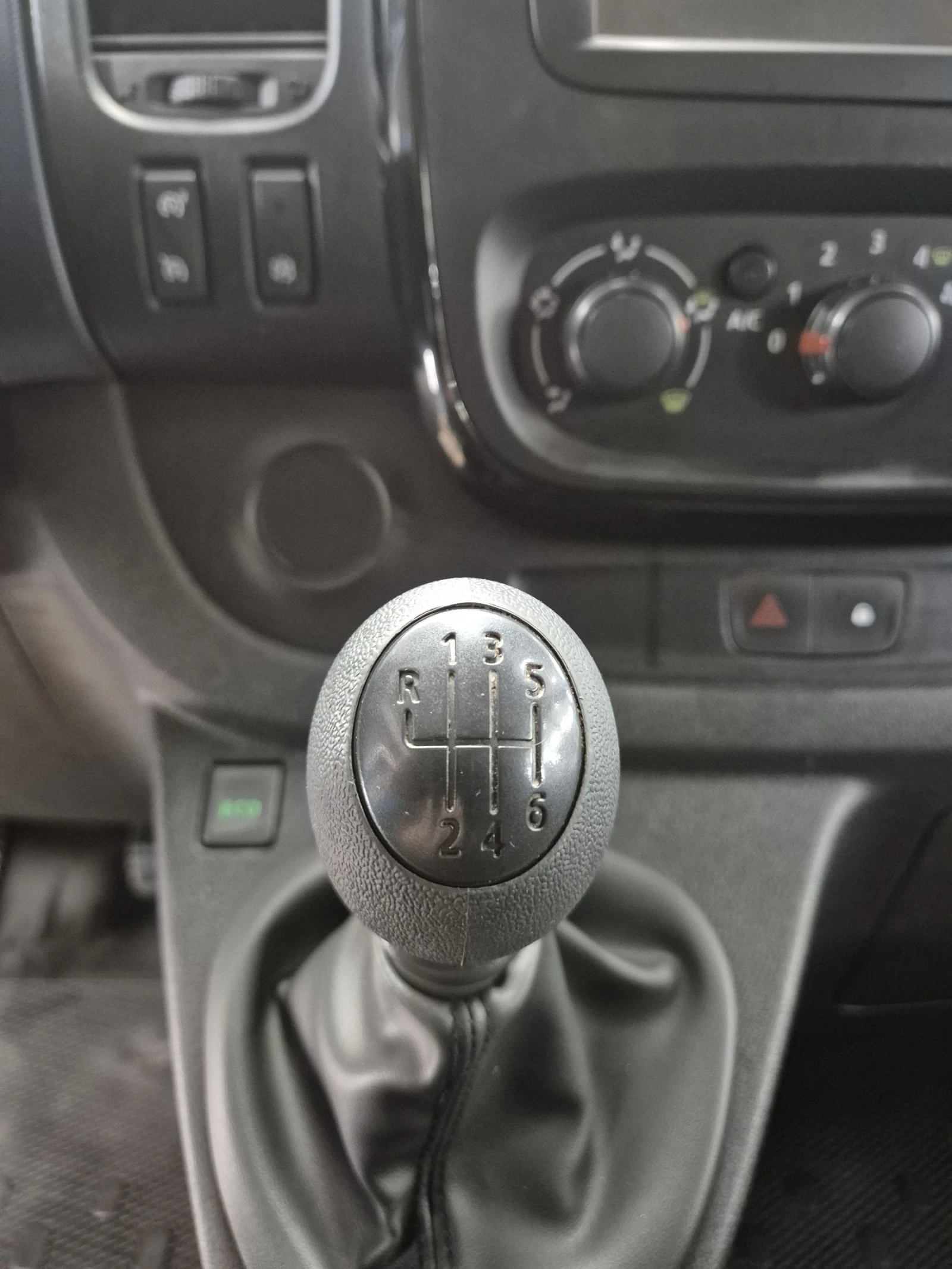 Opel Vivaro Bi TURBO Евро 6B - изображение 9