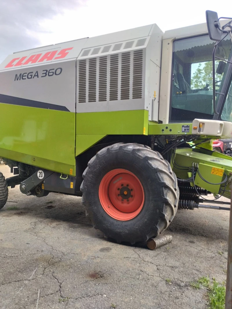 Комбайн Claas MEGA 360, снимка 9 - Селскостопанска техника - 46936115