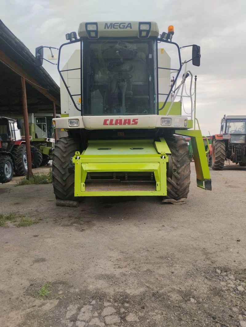 Комбайн Claas MEGA 360, снимка 2 - Селскостопанска техника - 46936115